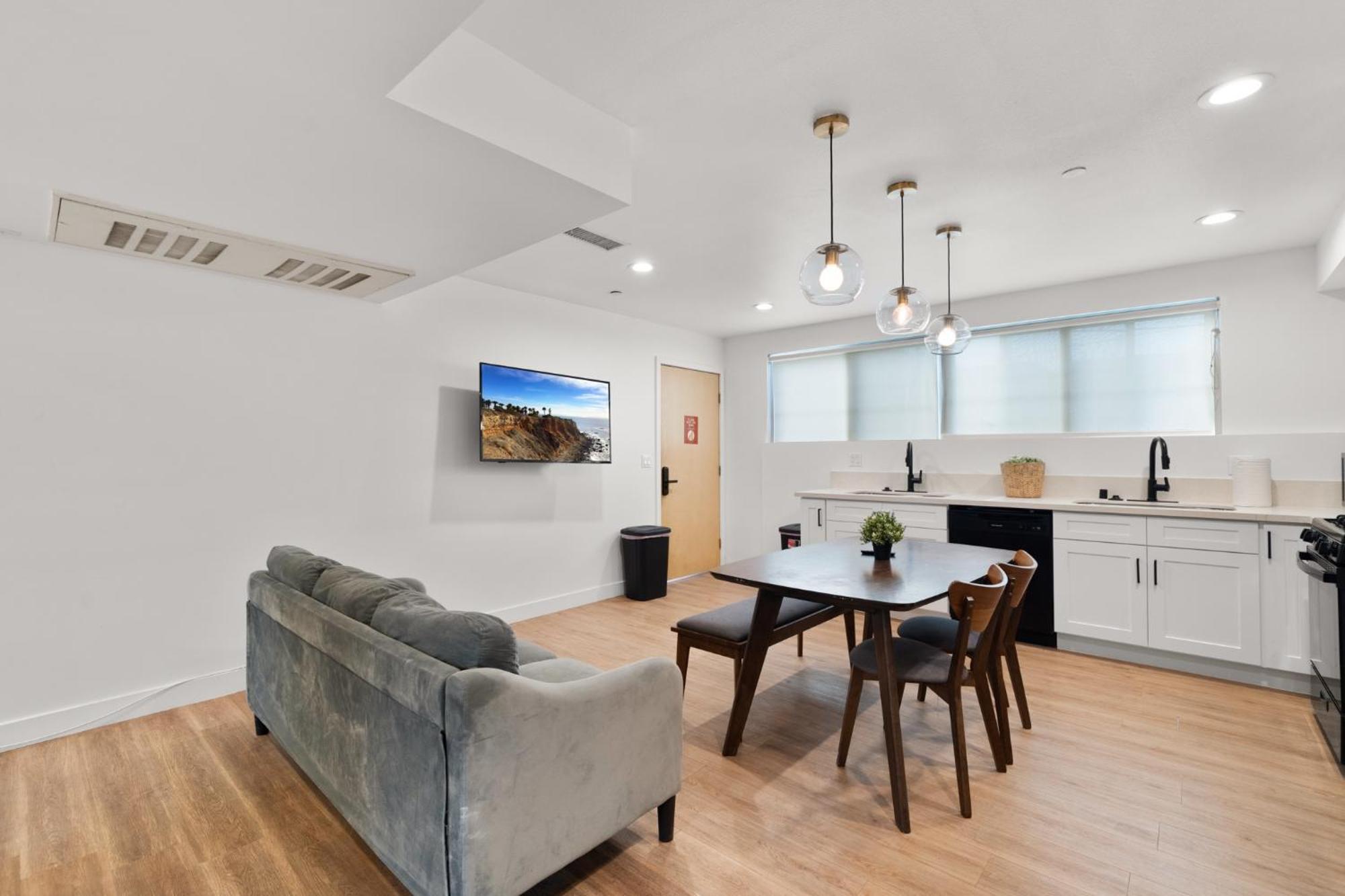 Perfect Location Near Usc, 1Bedroom With Shared Access 로스앤젤레스 외부 사진
