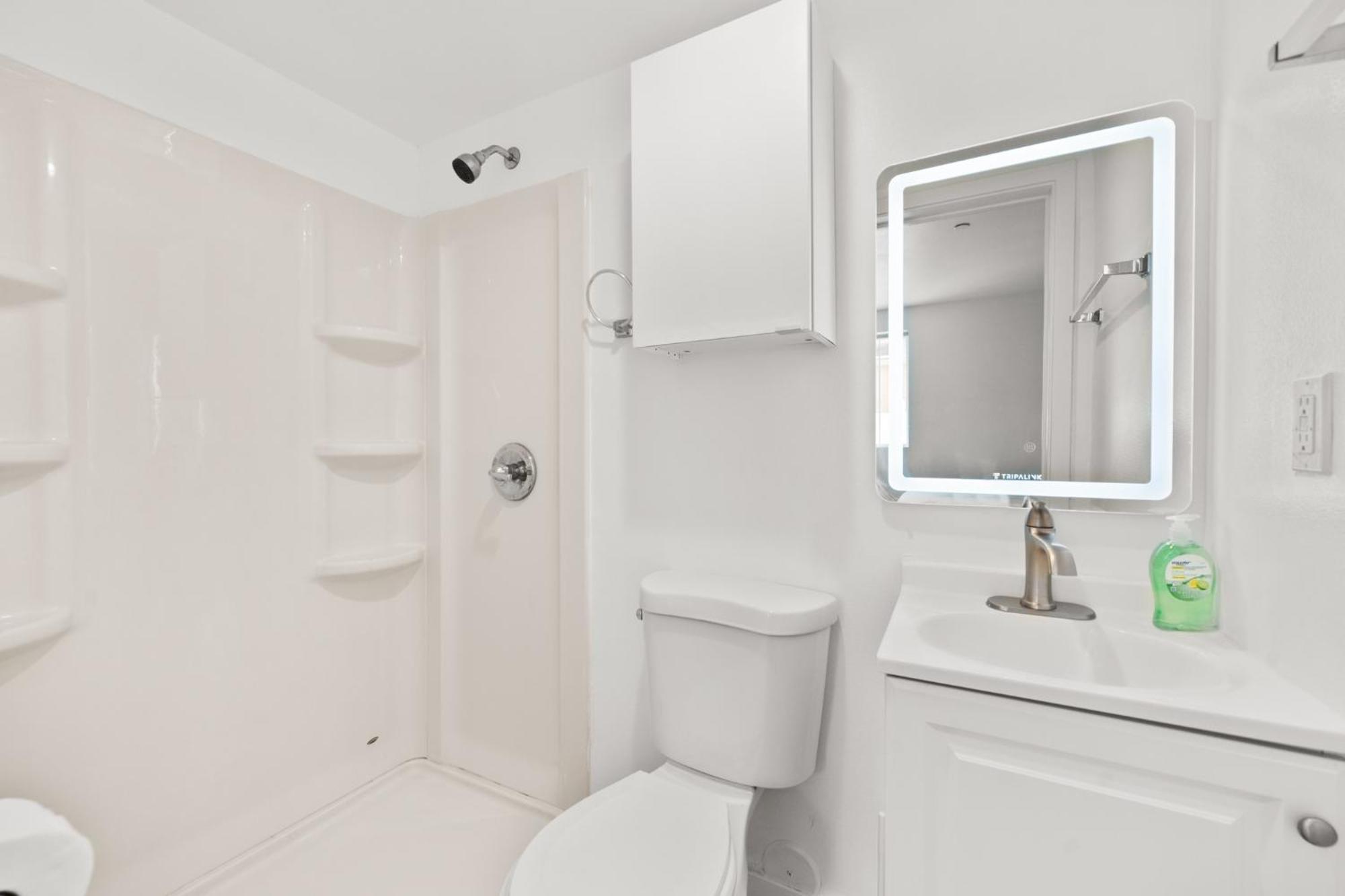 Perfect Location Near Usc, 1Bedroom With Shared Access 로스앤젤레스 외부 사진