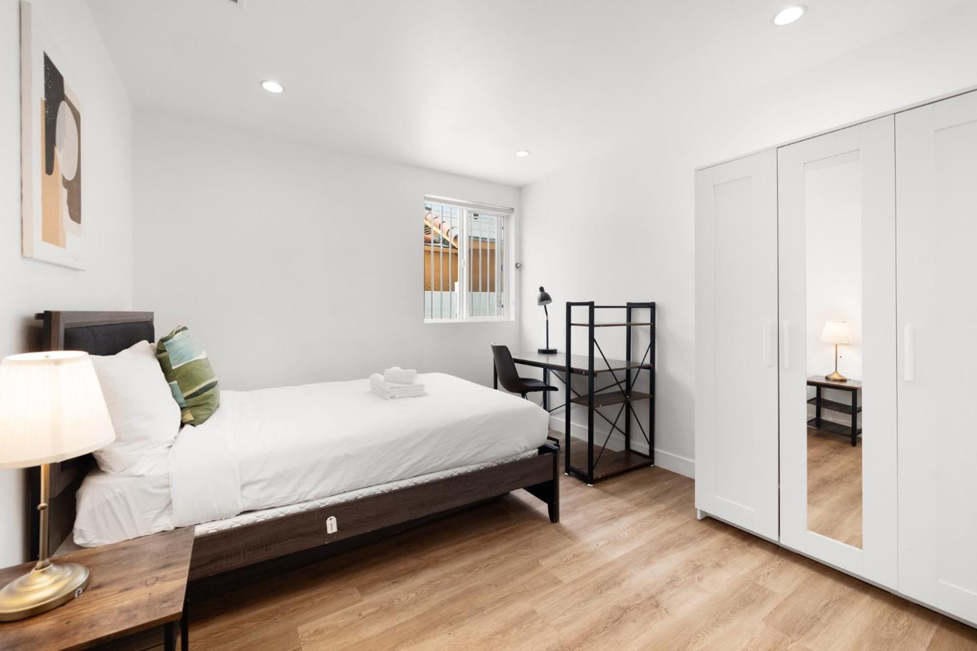 Perfect Location Near Usc, 1Bedroom With Shared Access 로스앤젤레스 외부 사진